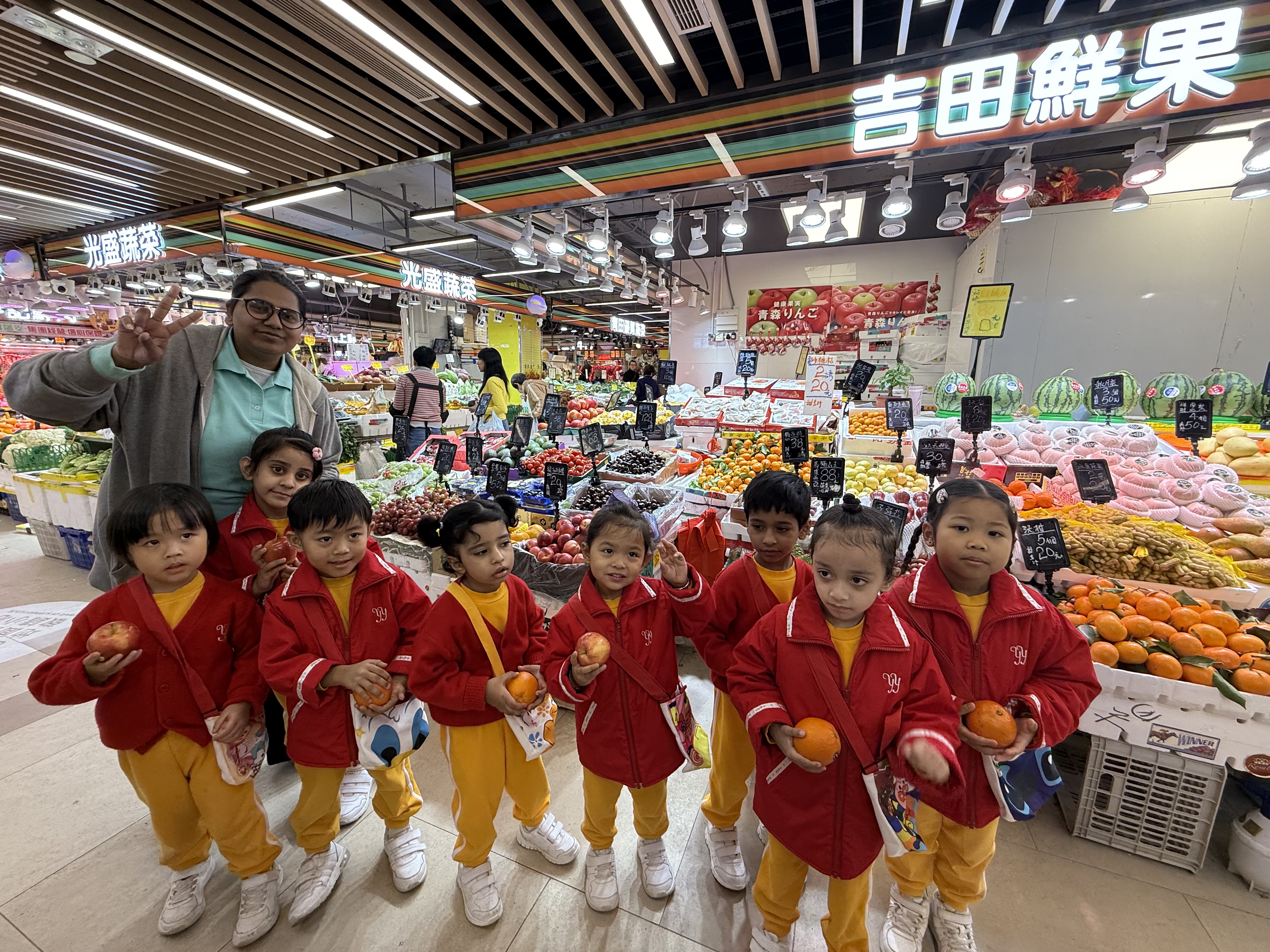 非華語幼兒參觀石圍角街市